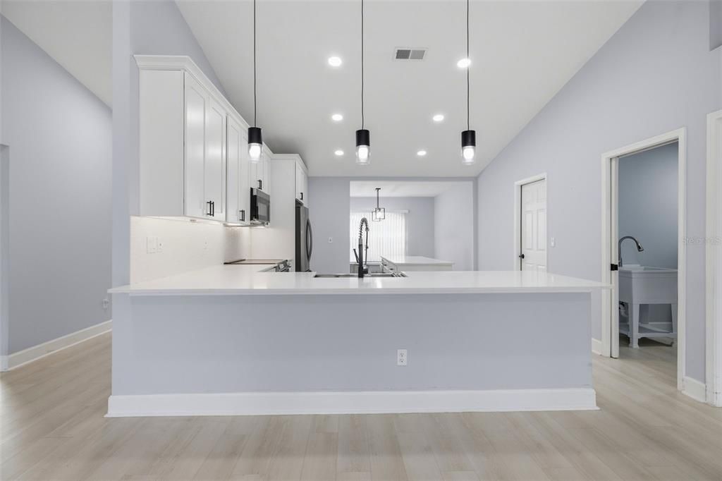 For Sale: $345,000 (3 beds, 2 baths, 1887 Square Feet)