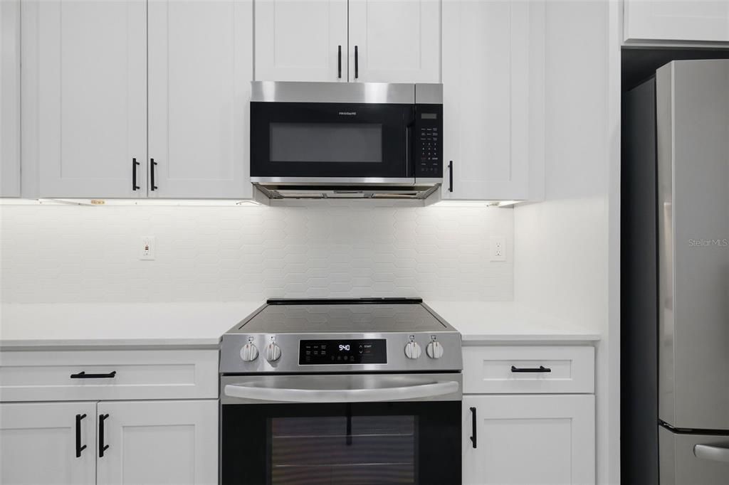 For Sale: $345,000 (3 beds, 2 baths, 1887 Square Feet)