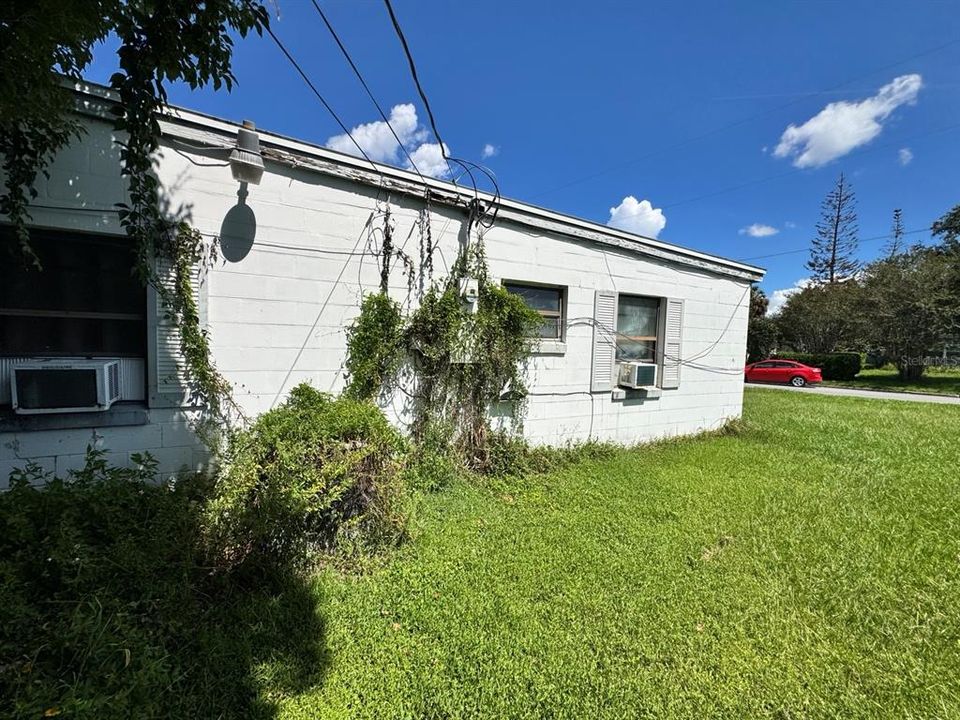 For Sale: $139,000 (3 beds, 1 baths, 984 Square Feet)