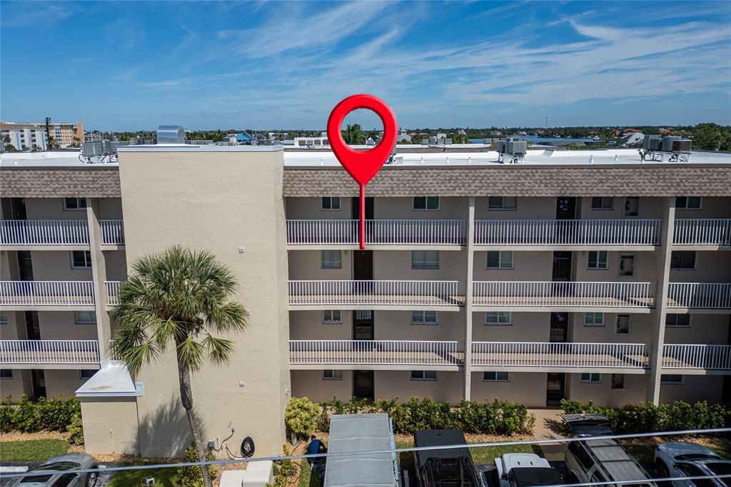 For Sale: $399,000 (2 beds, 2 baths, 912 Square Feet)