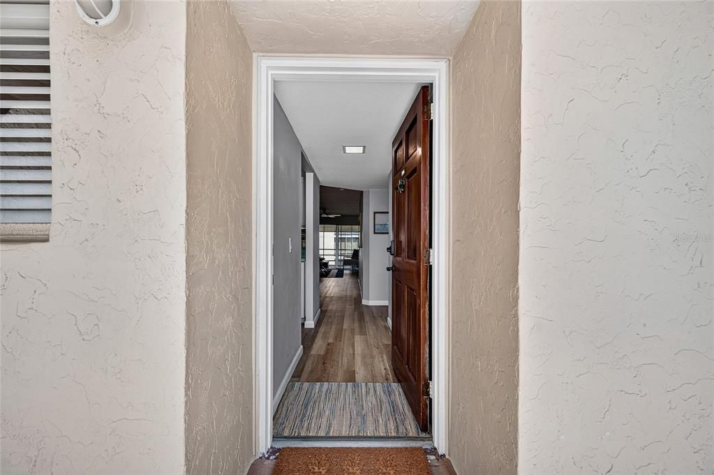 For Sale: $399,000 (2 beds, 2 baths, 912 Square Feet)