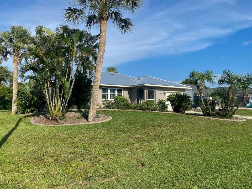 For Sale: $295,900 (3 beds, 2 baths, 1457 Square Feet)