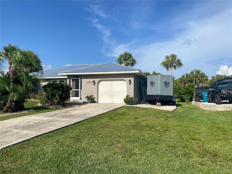 For Sale: $295,900 (3 beds, 2 baths, 1457 Square Feet)