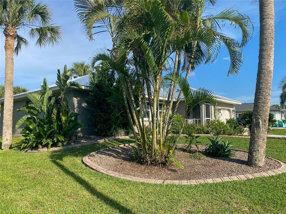 For Sale: $295,900 (3 beds, 2 baths, 1457 Square Feet)