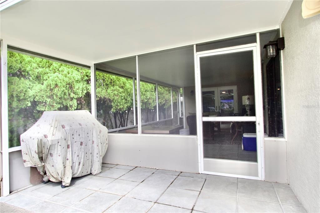 En Venta: $349,900 (2 camas, 2 baños, 1959 Pies cuadrados)