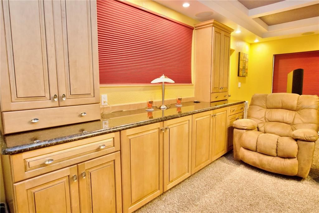 En Venta: $349,900 (2 camas, 2 baños, 1959 Pies cuadrados)