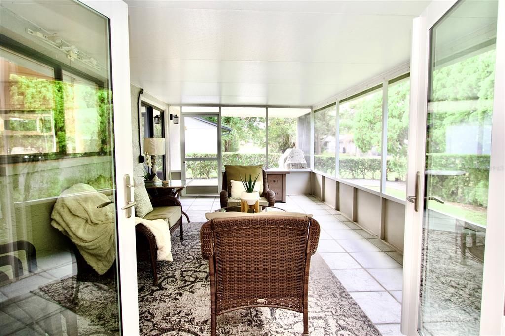 En Venta: $349,900 (2 camas, 2 baños, 1959 Pies cuadrados)