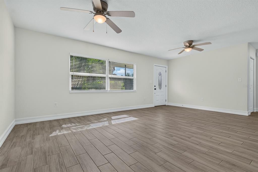 For Rent: $3,000 (3 beds, 2 baths, 1300 Square Feet)