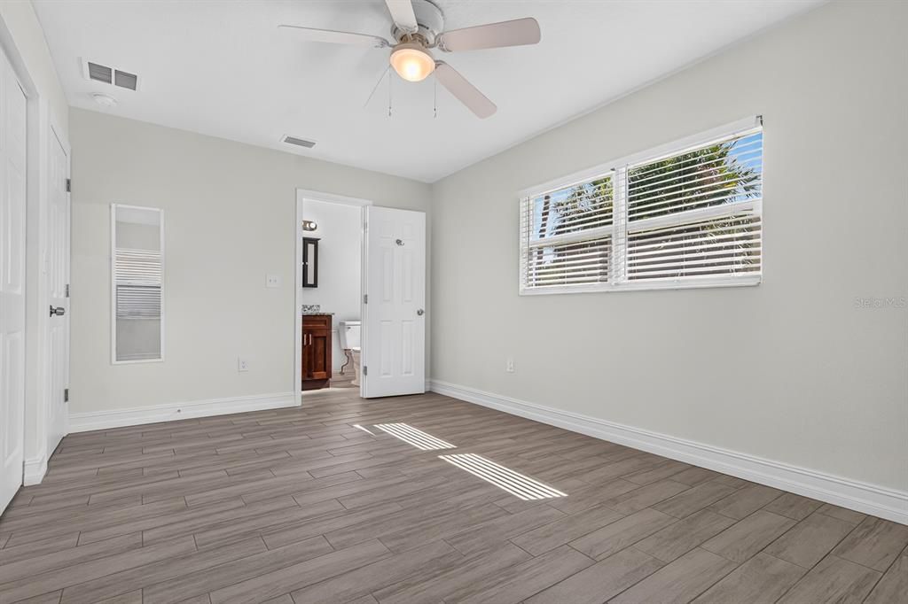 For Rent: $3,000 (3 beds, 2 baths, 1300 Square Feet)