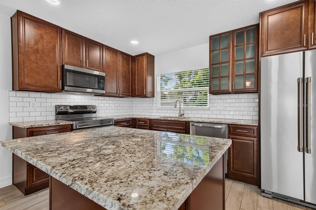 For Rent: $3,000 (3 beds, 2 baths, 1300 Square Feet)
