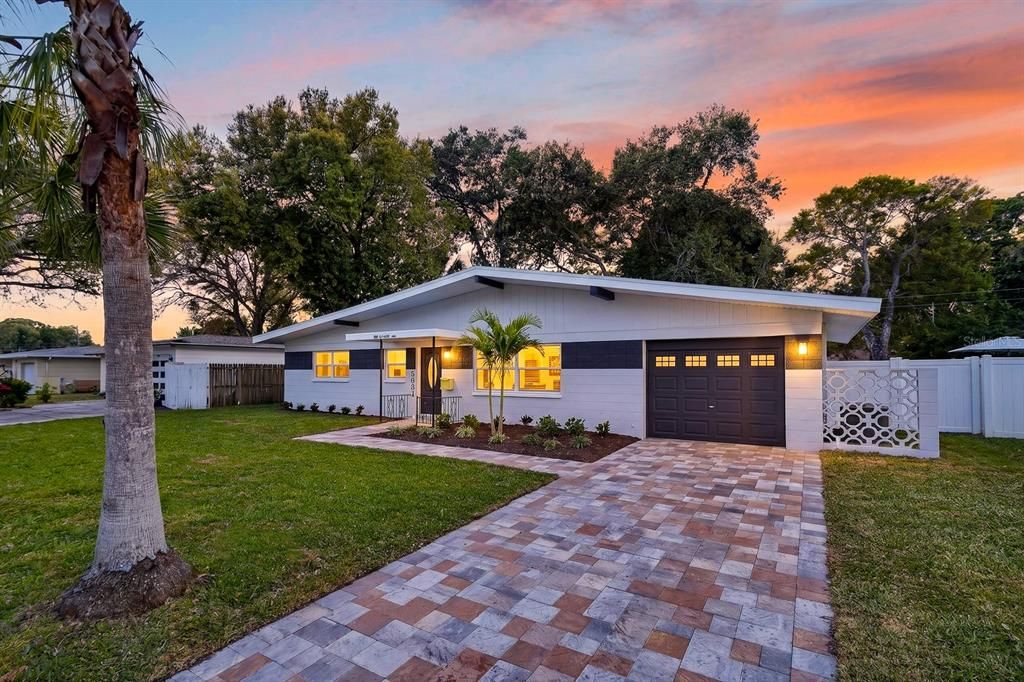 For Rent: $3,000 (3 beds, 2 baths, 1300 Square Feet)