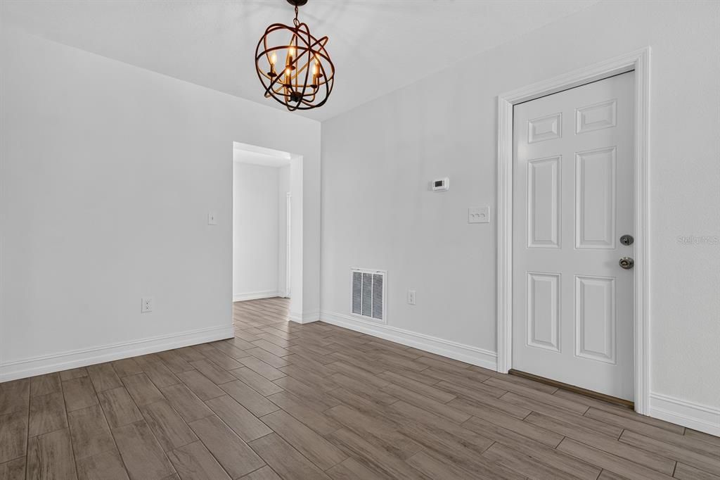 For Rent: $3,000 (3 beds, 2 baths, 1300 Square Feet)