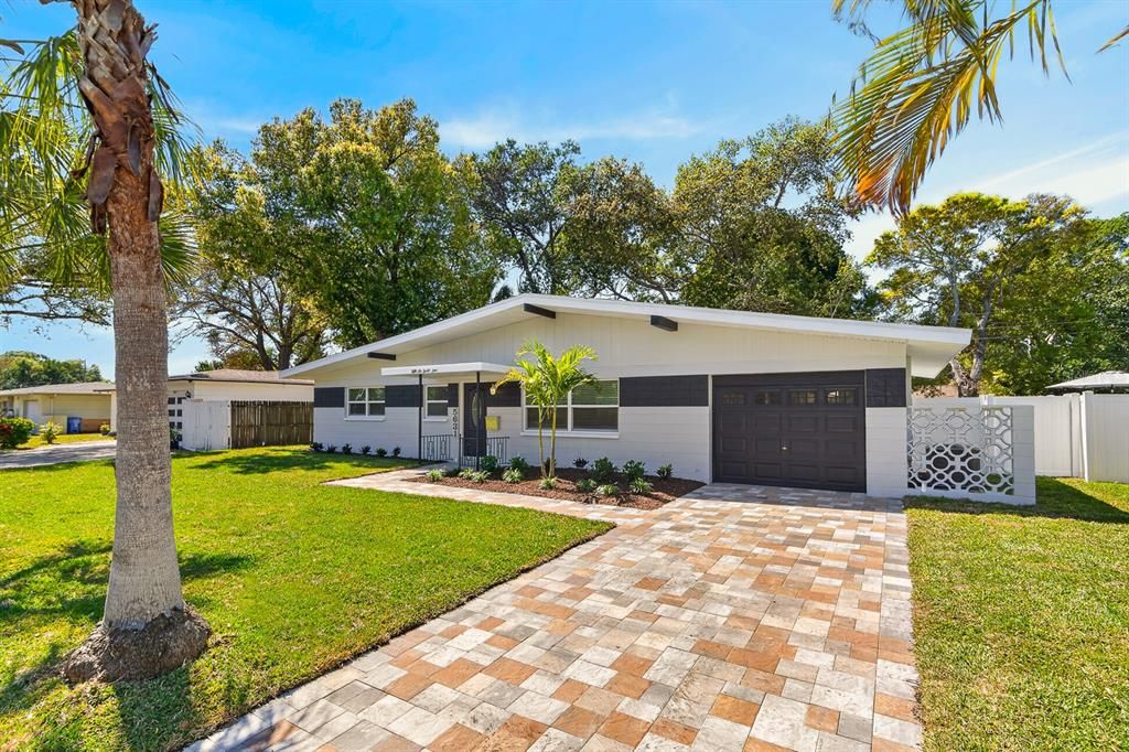 For Rent: $3,000 (3 beds, 2 baths, 1300 Square Feet)