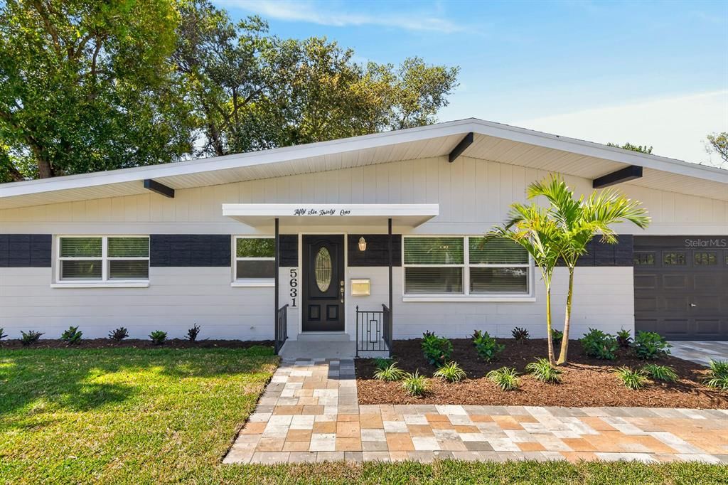 For Rent: $3,000 (3 beds, 2 baths, 1300 Square Feet)