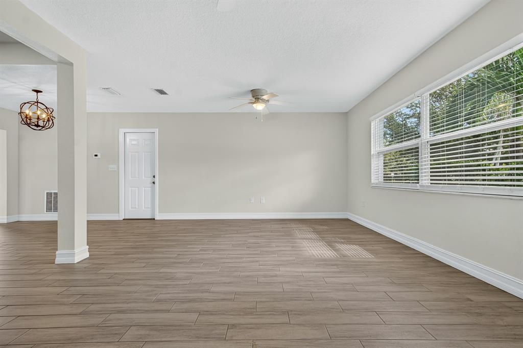 For Rent: $3,000 (3 beds, 2 baths, 1300 Square Feet)