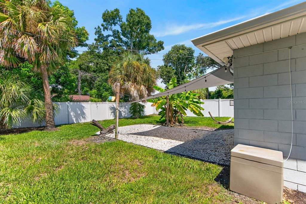 For Rent: $3,000 (3 beds, 2 baths, 1300 Square Feet)