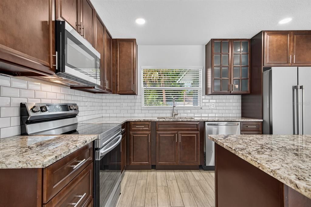 For Rent: $3,000 (3 beds, 2 baths, 1300 Square Feet)