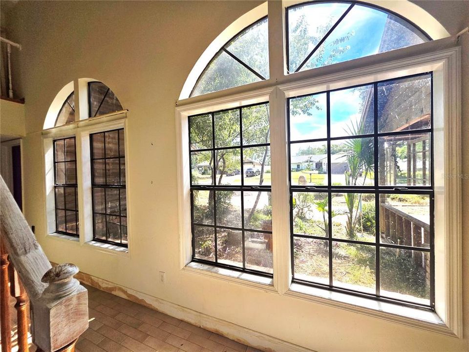 For Sale: $400,000 (4 beds, 2 baths, 2315 Square Feet)