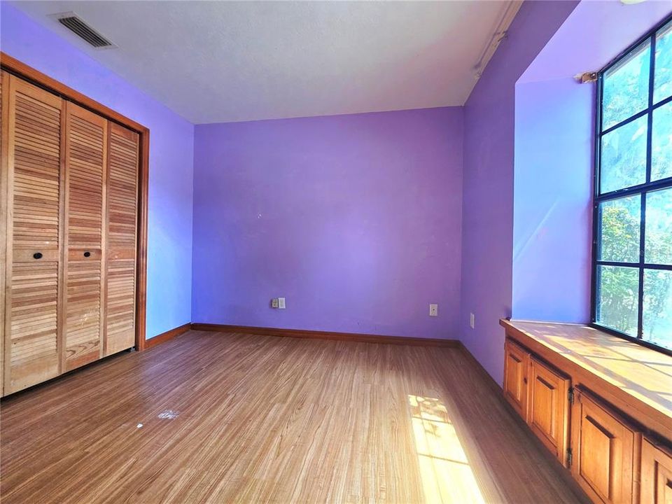 For Sale: $400,000 (4 beds, 2 baths, 2315 Square Feet)