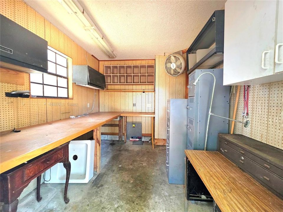 For Sale: $400,000 (4 beds, 2 baths, 2315 Square Feet)