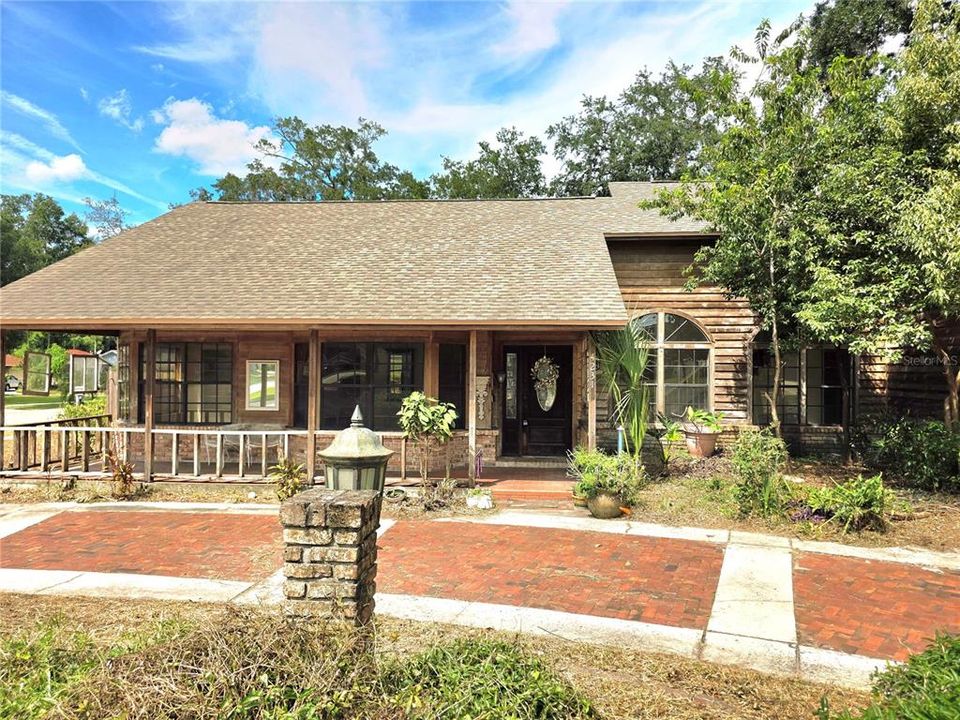 For Sale: $400,000 (4 beds, 2 baths, 2315 Square Feet)