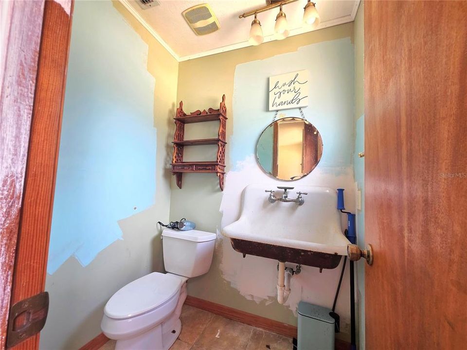 For Sale: $400,000 (4 beds, 2 baths, 2315 Square Feet)