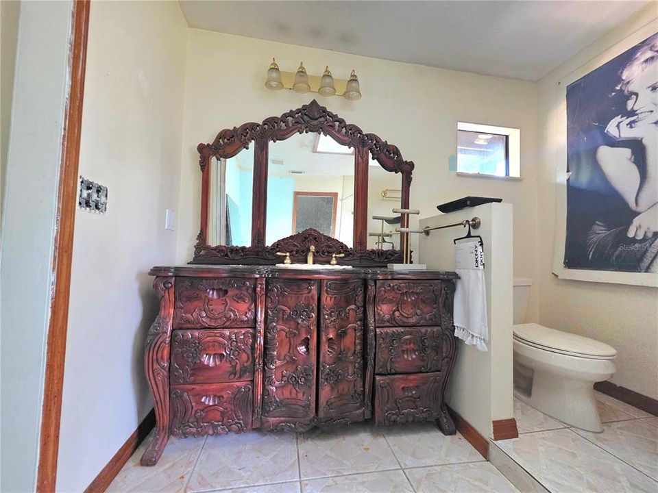 For Sale: $400,000 (4 beds, 2 baths, 2315 Square Feet)