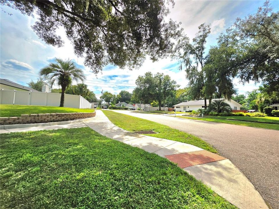 For Sale: $400,000 (4 beds, 2 baths, 2315 Square Feet)
