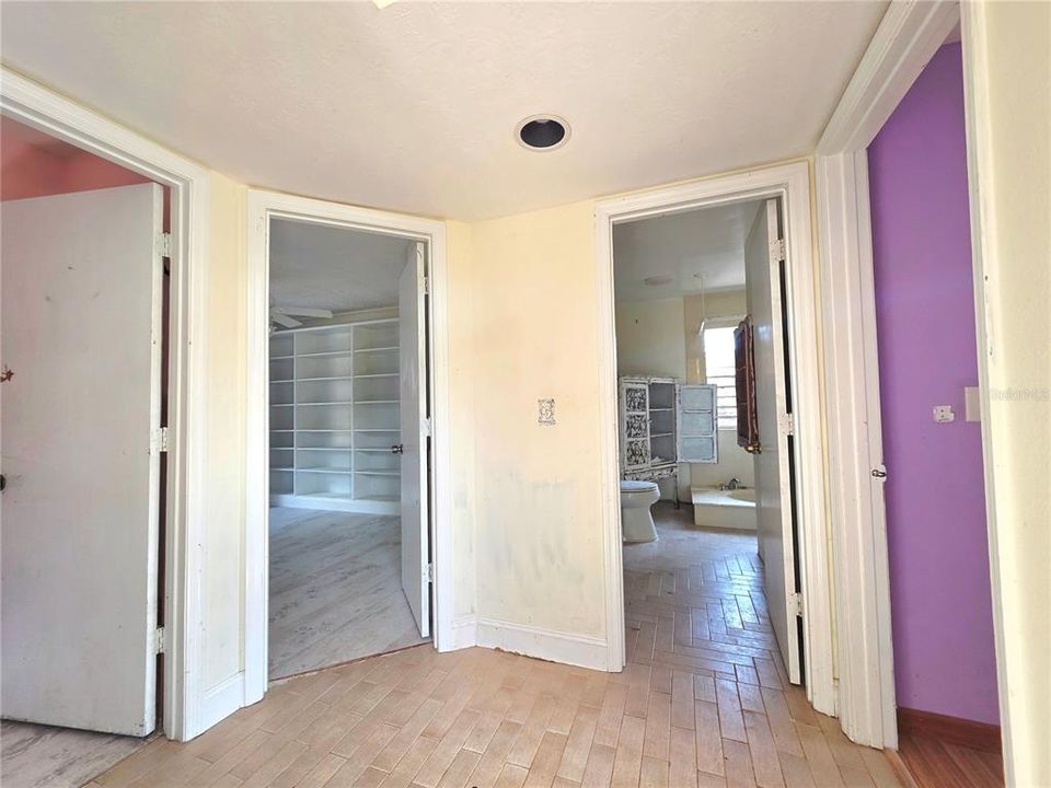 For Sale: $400,000 (4 beds, 2 baths, 2315 Square Feet)