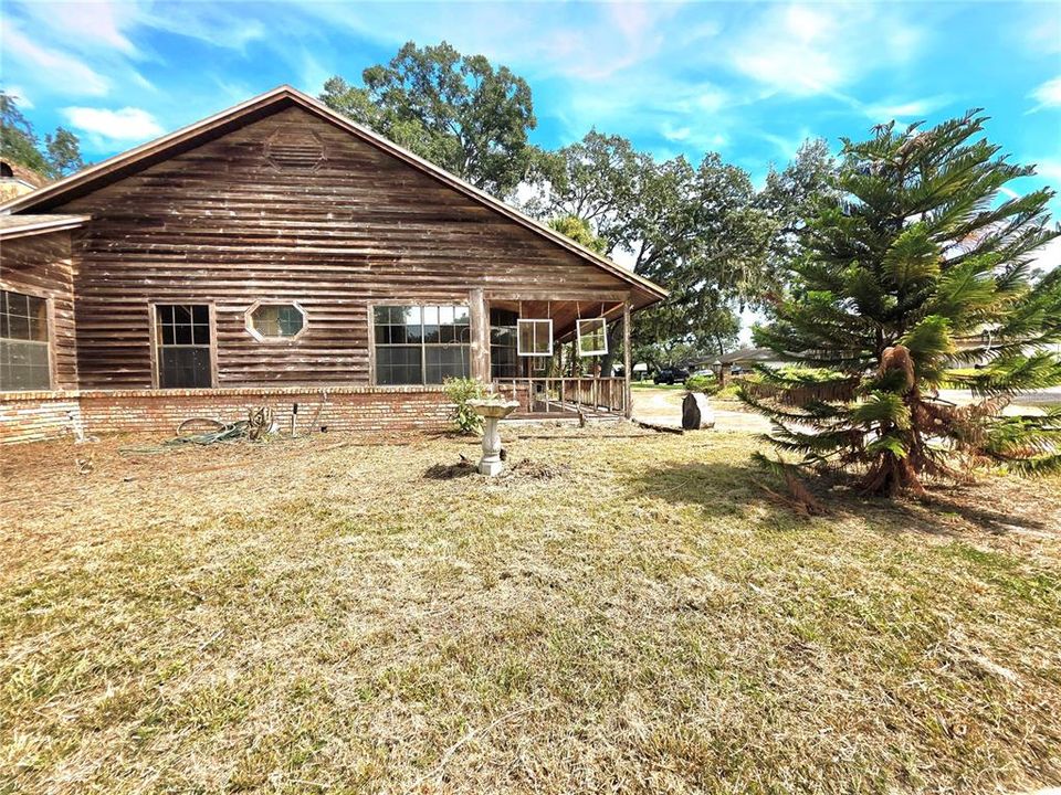 For Sale: $400,000 (4 beds, 2 baths, 2315 Square Feet)
