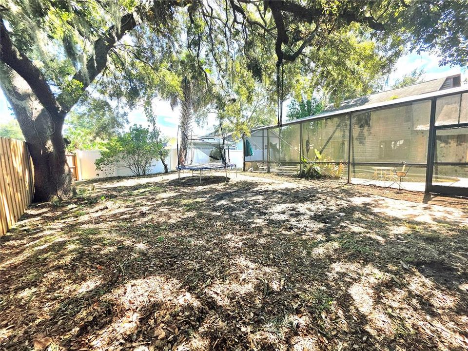 For Sale: $400,000 (4 beds, 2 baths, 2315 Square Feet)