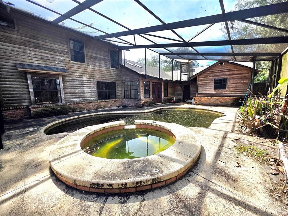 For Sale: $400,000 (4 beds, 2 baths, 2315 Square Feet)
