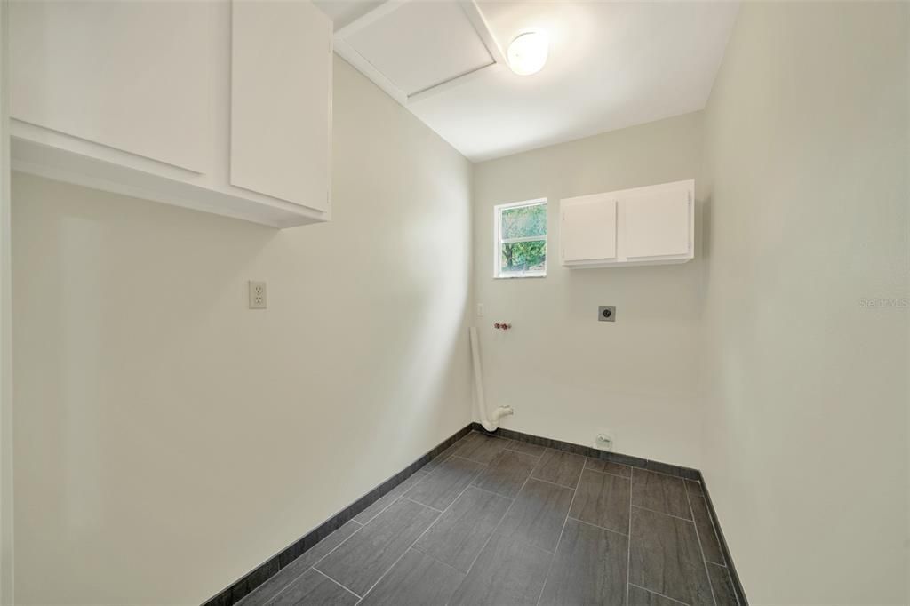 На продажу: $399,900 (2 спален, 2 ванн, 1872 Квадратных фут)