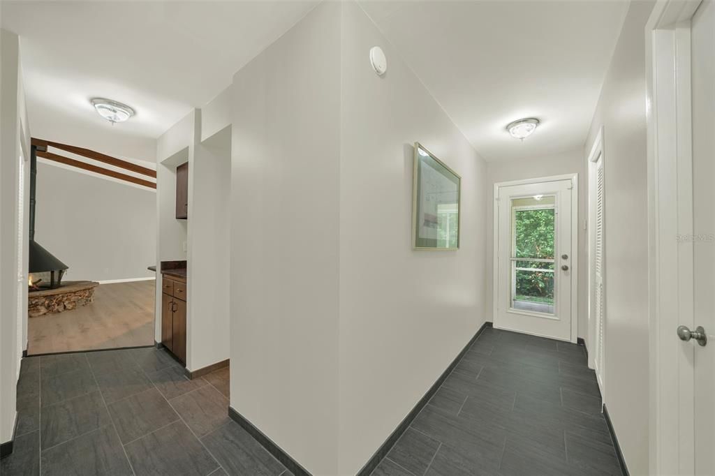 На продажу: $399,900 (2 спален, 2 ванн, 1872 Квадратных фут)