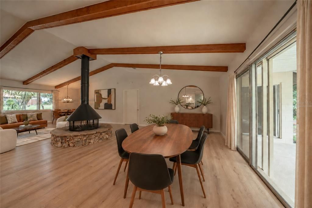 На продажу: $399,900 (2 спален, 2 ванн, 1872 Квадратных фут)