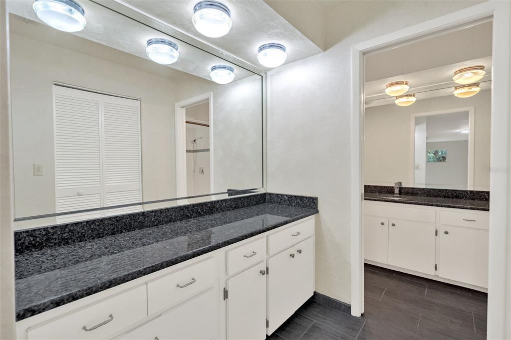 На продажу: $399,900 (2 спален, 2 ванн, 1872 Квадратных фут)