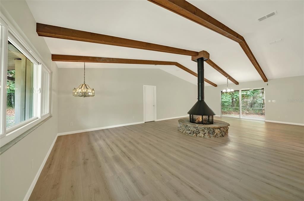 На продажу: $399,900 (2 спален, 2 ванн, 1872 Квадратных фут)