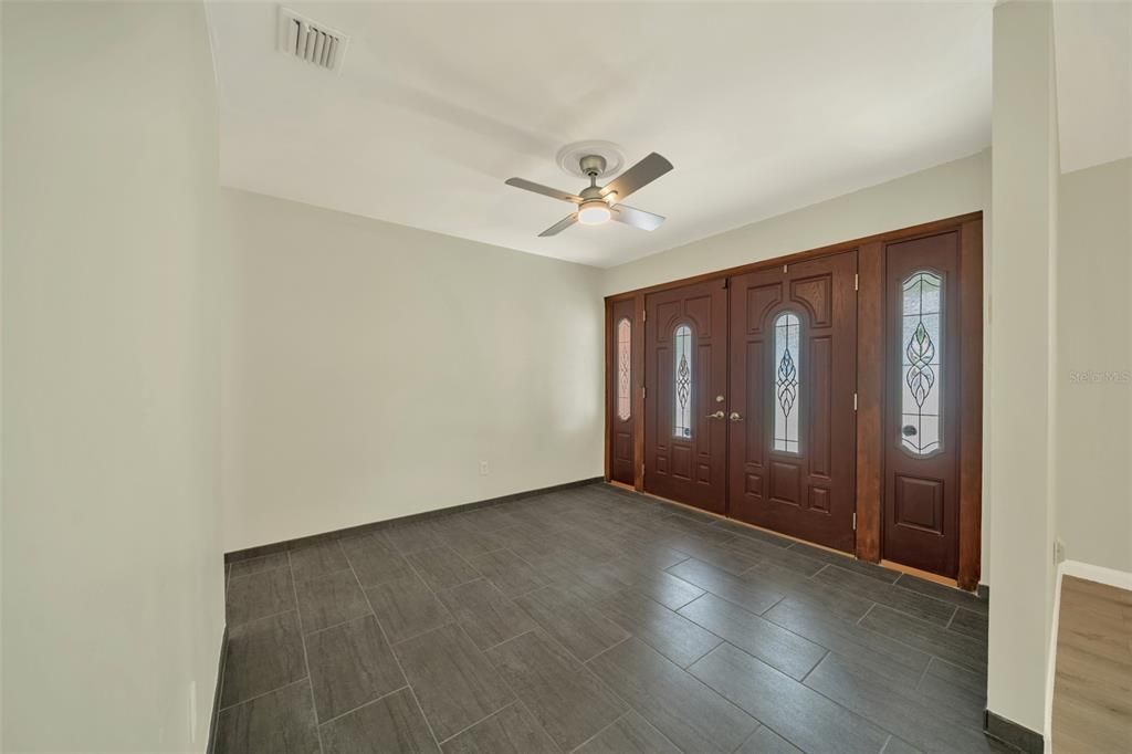На продажу: $399,900 (2 спален, 2 ванн, 1872 Квадратных фут)