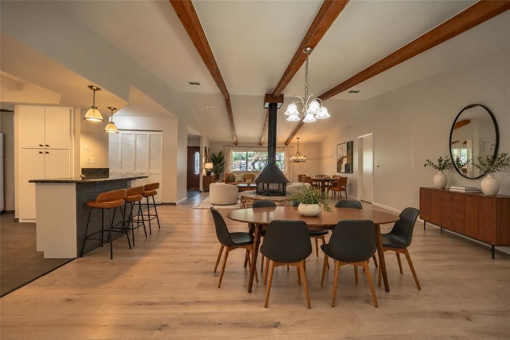 На продажу: $399,900 (2 спален, 2 ванн, 1872 Квадратных фут)
