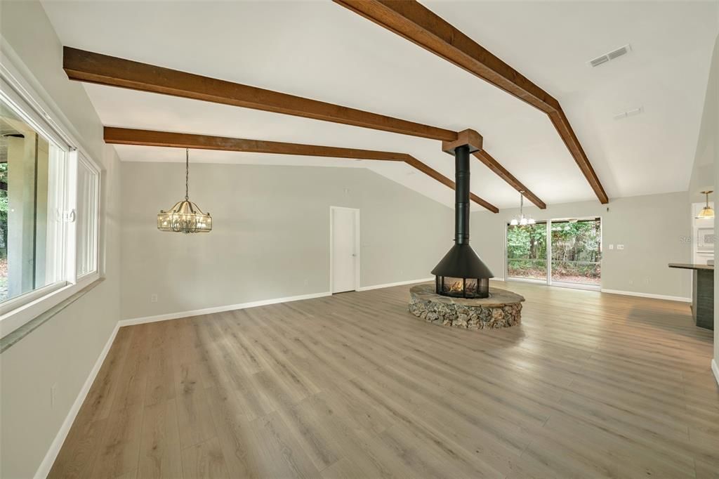 На продажу: $399,900 (2 спален, 2 ванн, 1872 Квадратных фут)