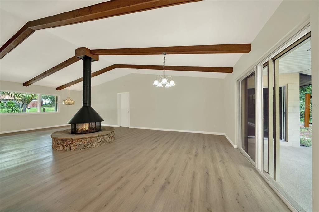 На продажу: $399,900 (2 спален, 2 ванн, 1872 Квадратных фут)
