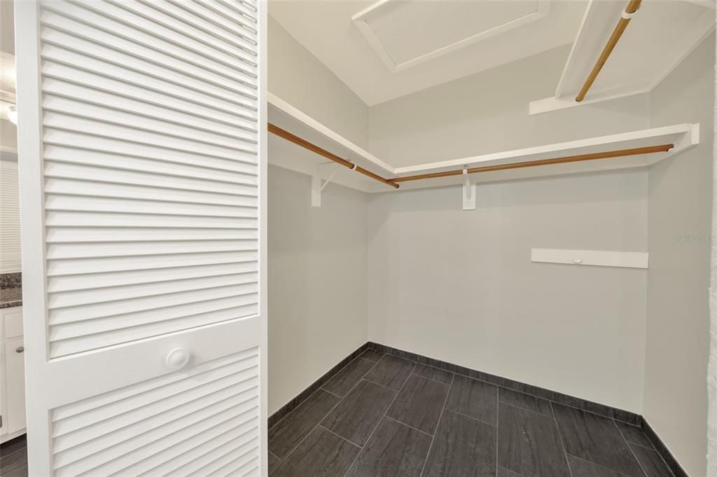 На продажу: $399,900 (2 спален, 2 ванн, 1872 Квадратных фут)