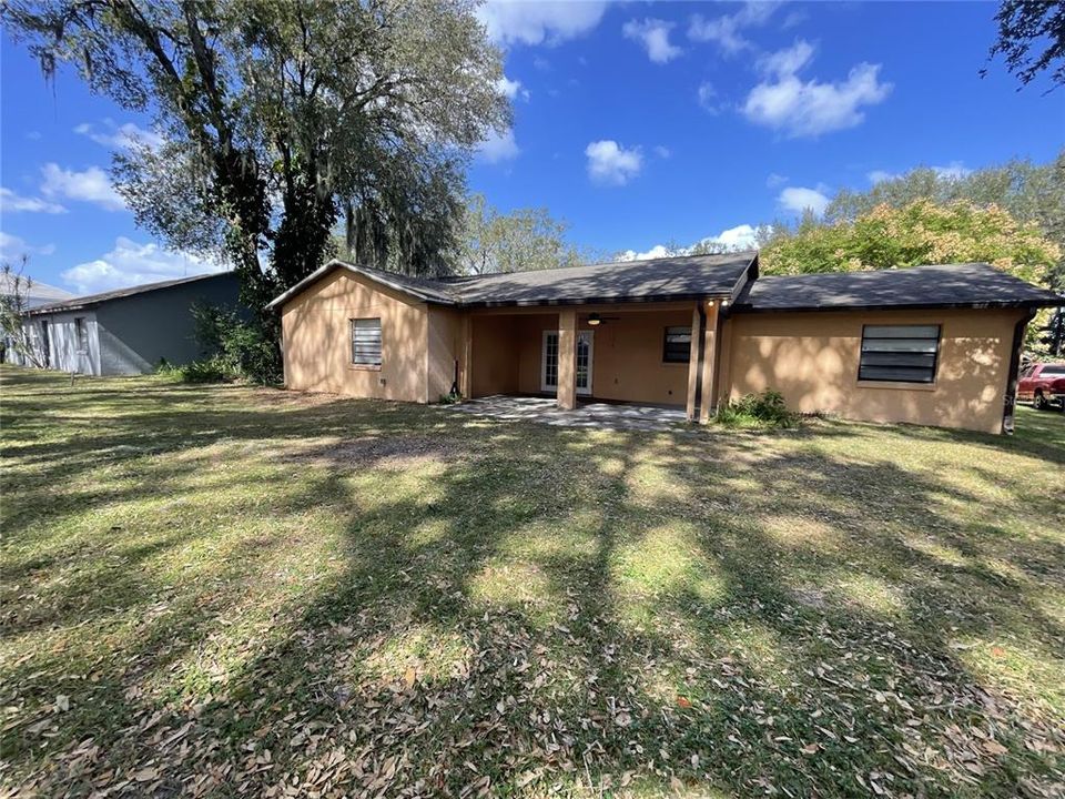 For Rent: $2,200 (3 beds, 2 baths, 1476 Square Feet)