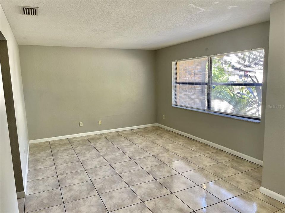For Rent: $2,200 (3 beds, 2 baths, 1476 Square Feet)