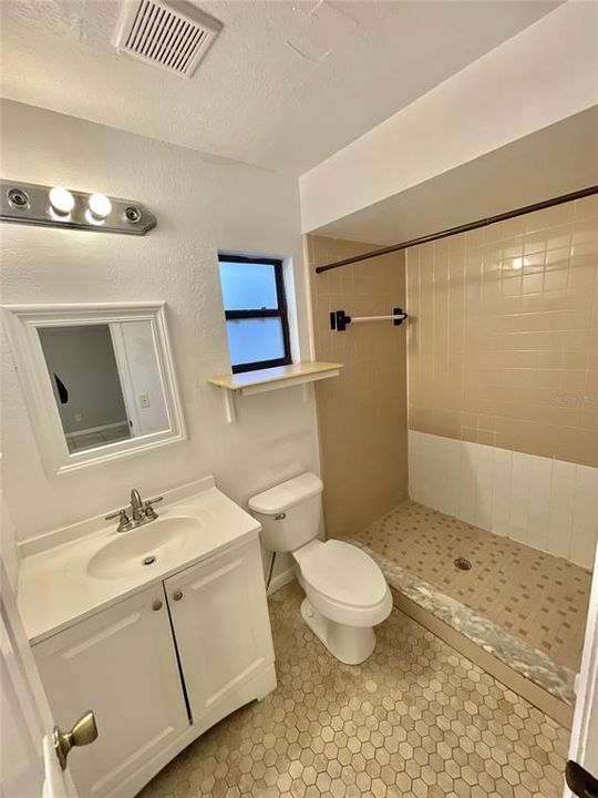 For Rent: $2,200 (3 beds, 2 baths, 1476 Square Feet)