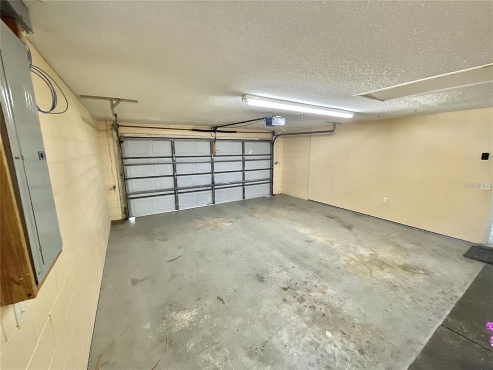 For Rent: $2,200 (3 beds, 2 baths, 1476 Square Feet)