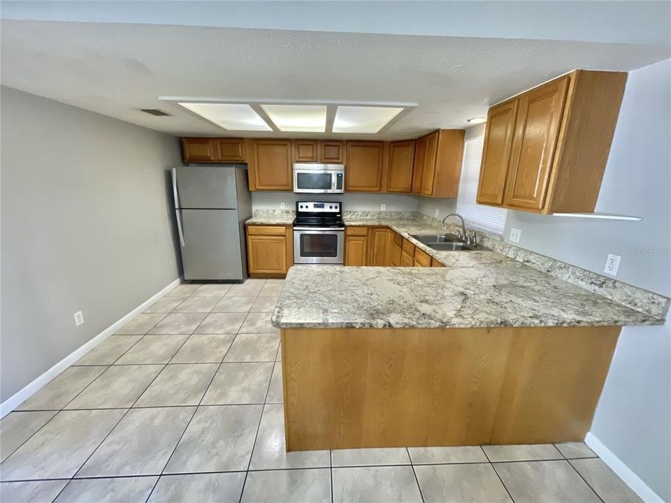 For Rent: $2,200 (3 beds, 2 baths, 1476 Square Feet)