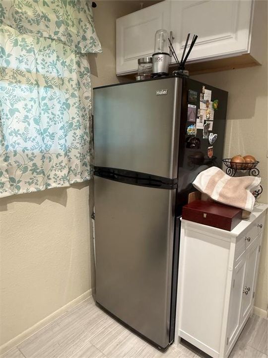 For Sale: $113,000 (1 beds, 1 baths, 700 Square Feet)