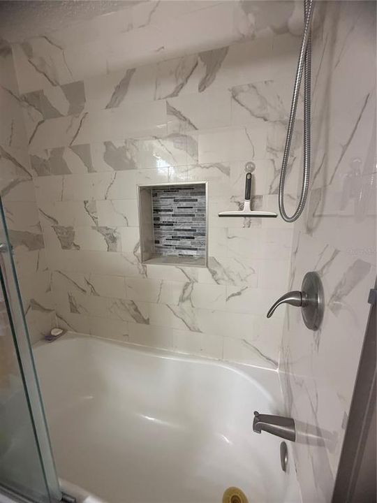 For Sale: $113,000 (1 beds, 1 baths, 700 Square Feet)