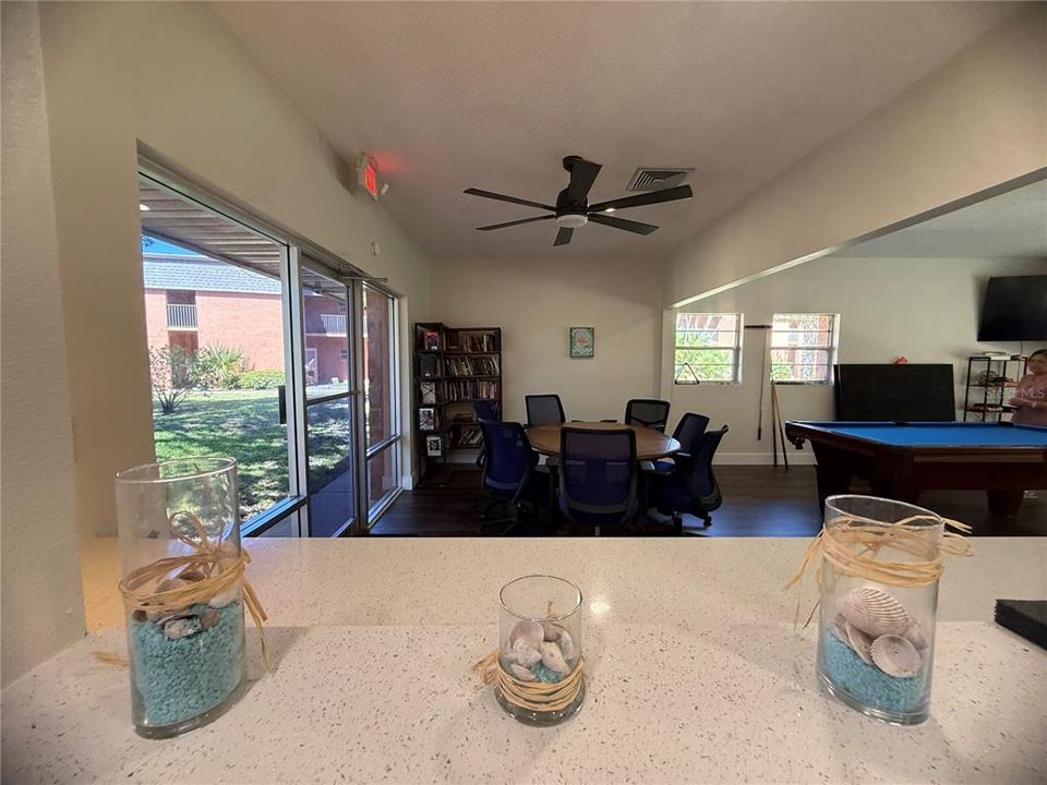 For Sale: $113,000 (1 beds, 1 baths, 700 Square Feet)